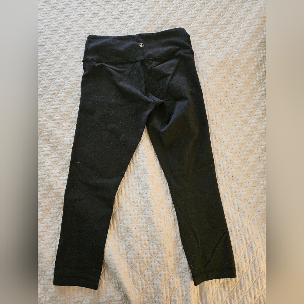 Lululemon cropped workout leggings